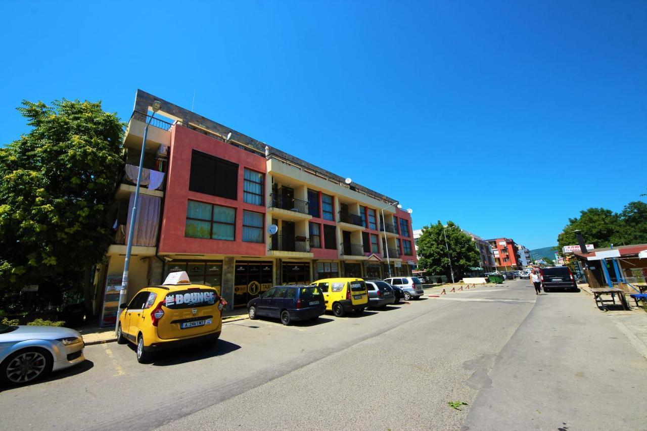 Menada Crystal Park Apartments 써니비치 외부 사진