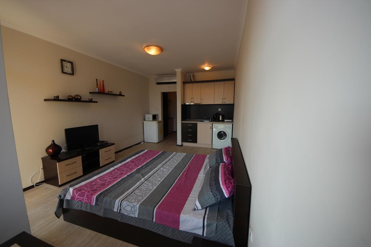 Menada Crystal Park Apartments 써니비치 외부 사진